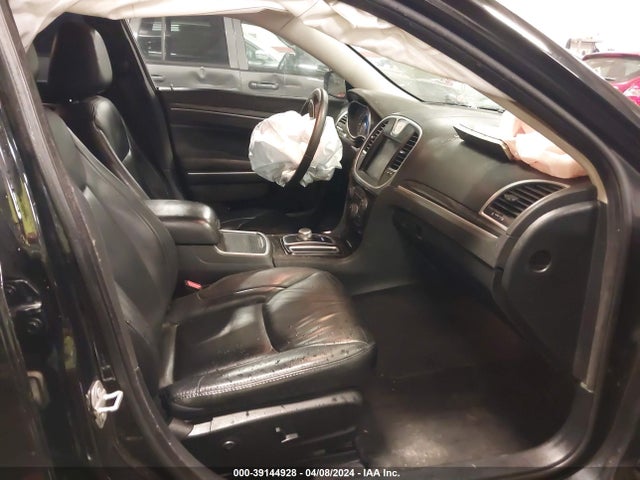2C3CCARG2JH117994 Chrysler 300 Touring L Awd