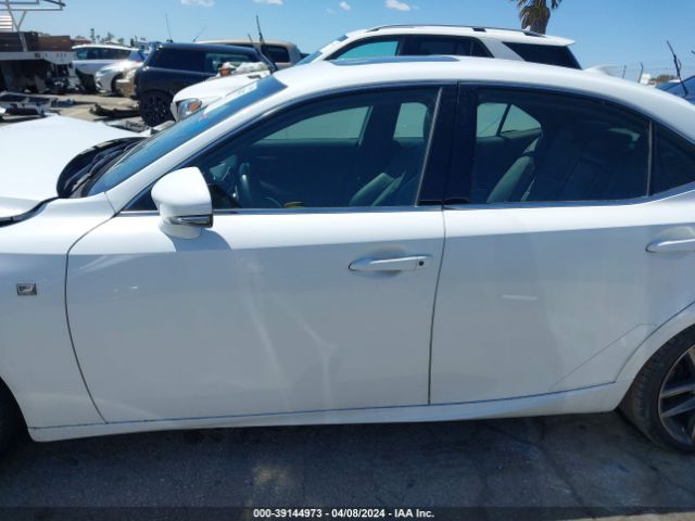 JTHBA1D27K5087357 Lexus IS 300
