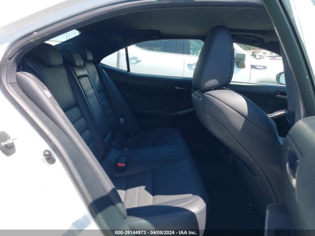 JTHBA1D27K5087357 Lexus IS 300