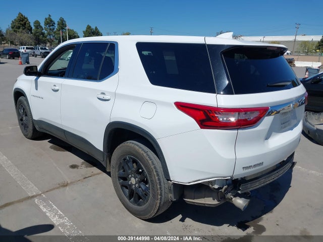 Chevrolet Traverse Ls 2019 1GNERFKW1KJ210174 Image 3