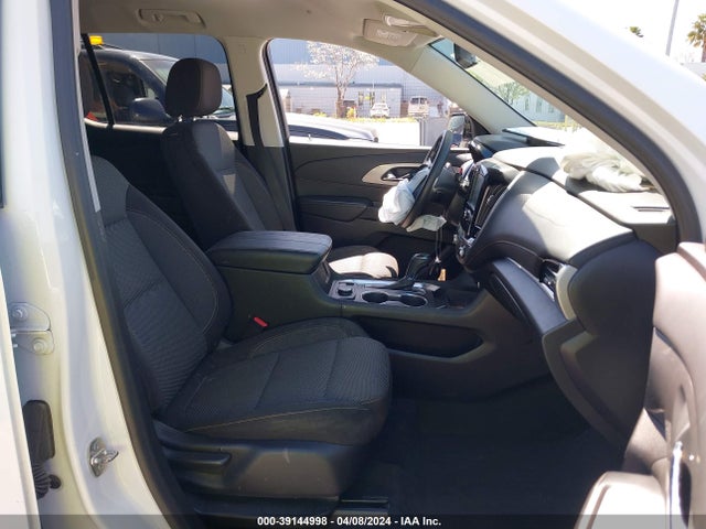 Chevrolet Traverse Ls 2019 1GNERFKW1KJ210174 Image 5
