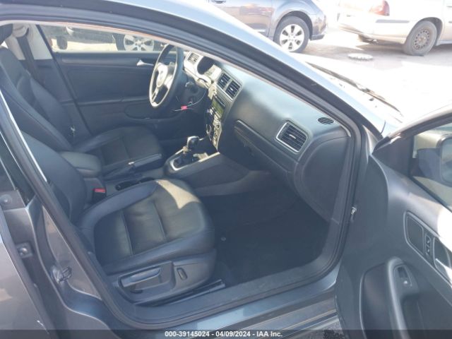 3VWD17AJXEM421353 Volkswagen Jetta 1.8t Se