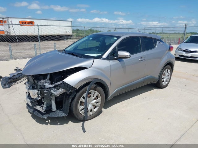 Toyota C-HR LE 2020 JTNKHMBX5L1071899 Image 2
