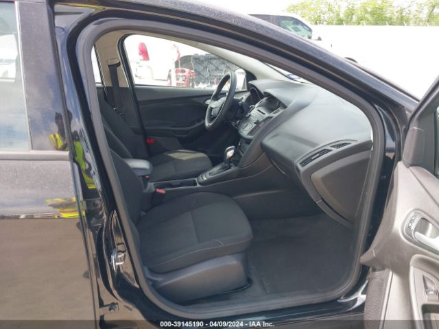 1FADP3K26FL288293 Ford FOCUS SE