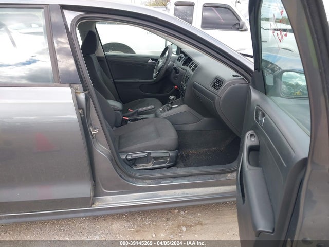 3VW2K7AJ8FM418604 Volkswagen Jetta 2.0l S