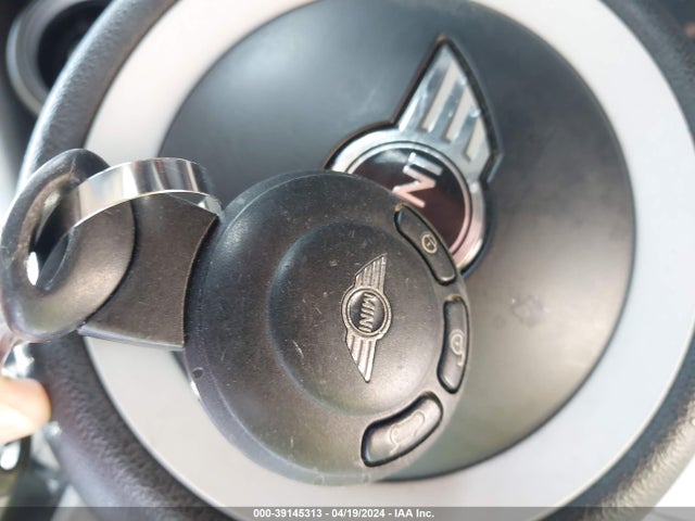 2009 MINI COOPER WMWMF33539TW73429 Photo 10