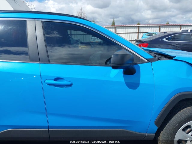 Toyota RAV4 LE 2019 JTMF1RFV4KJ007173 Image 13