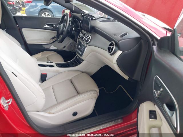 WDDSJ4EB9JN559614 Mercedes-Benz CLA 250