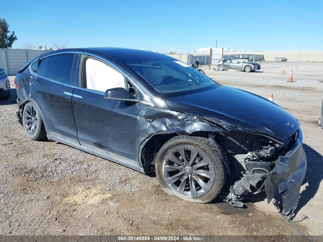 2018 TESLA MODEL X 5YJXCBE21JF115561 Photo 0