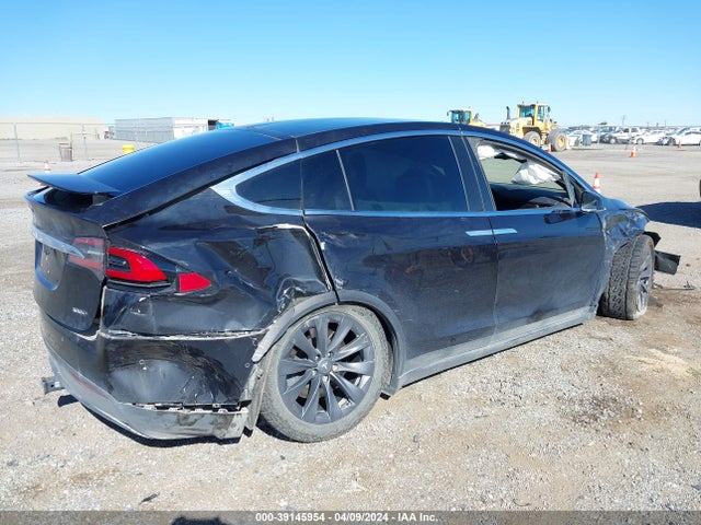 2018 TESLA MODEL X 5YJXCBE21JF115561 Photo 3