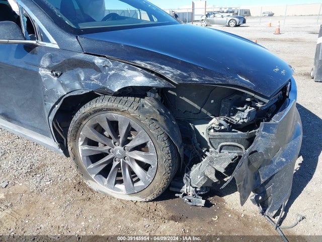 2018 TESLA MODEL X 5YJXCBE21JF115561 Photo 5