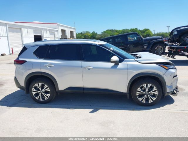 5N1AT3BA6MC675967 Nissan Rogue Sv Fwd