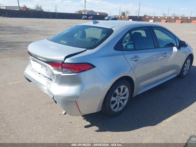 Toyota COROLLA LE 2022 5YFEPMAE5NP286623 Image 4