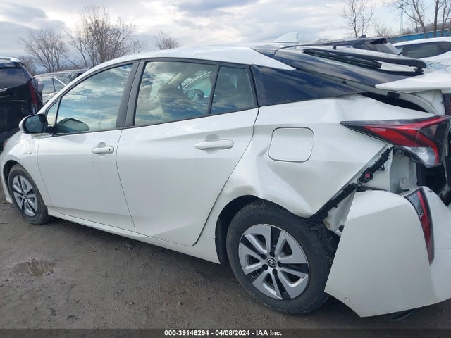 Toyota Prius Four 2018 JTDKARFU8J3065375 Image 14