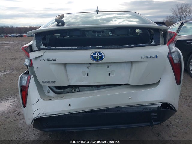 Toyota Prius Four 2018 JTDKARFU8J3065375 Image 16