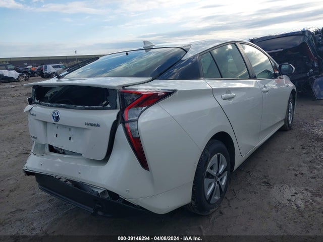 Toyota Prius Four 2018 JTDKARFU8J3065375 Image 4