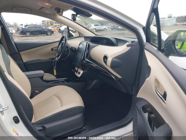 Toyota Prius Four 2018 JTDKARFU8J3065375 Image 5