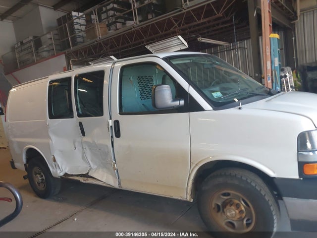 Chevrolet Express 2500 Work Van 2017 1GCWGAFF9H1236952 Image 13