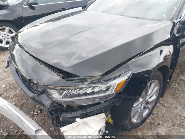 Honda ACCORD LX 2018 1HGCV1F14JA058176 Image 17