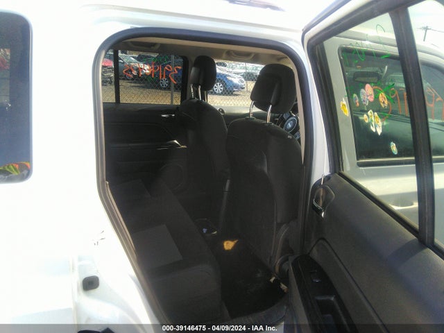 Jeep Patriot Latitude 2014 1C4NJRFB8ED688250 Image 8