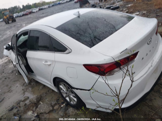 Hyundai SONATA SE 2018 5NPE24AF1JH605143 Image 3