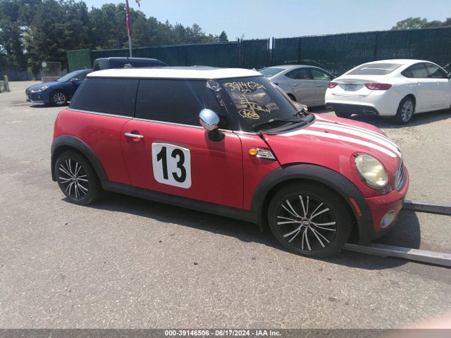 2009 MINI COOPER WMWMF33549TU73403 Photo 0