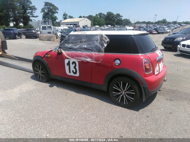 2009 MINI COOPER WMWMF33549TU73403 Photo 2