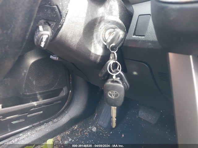 Toyota RAV4 LE 2017 2T3ZFREV5HW393841 Image 11