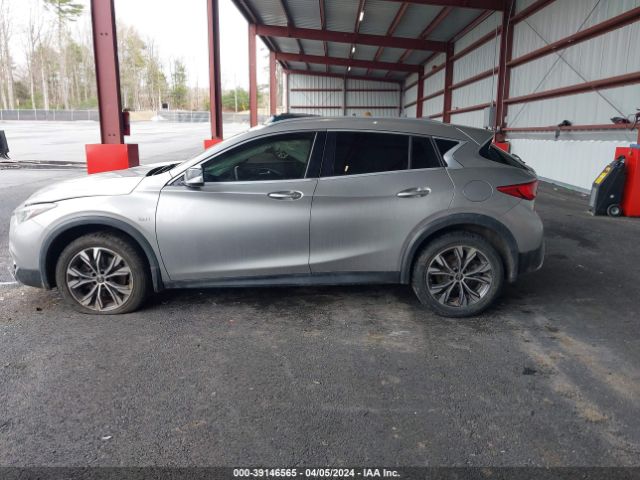 SJKCH5CR1HA031998 Infiniti Qx30 Premium