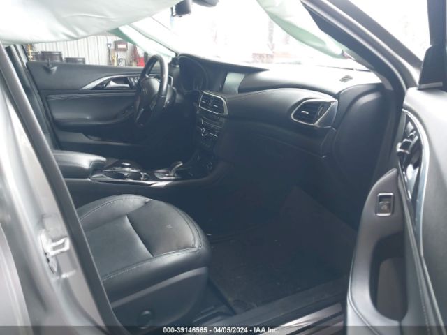 SJKCH5CR1HA031998 Infiniti Qx30 Premium