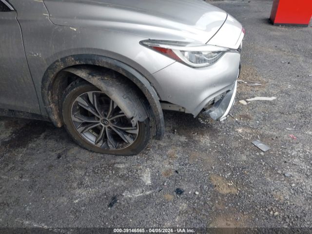 SJKCH5CR1HA031998 Infiniti Qx30 Premium