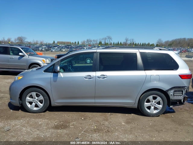 Toyota Sienna Le 8 Passenger 2015 5TDKK3DCXFS571607 Image 14