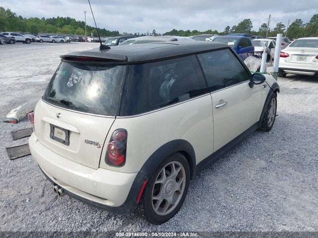 2006 MINI COOPER S WMWRE33576TL17294 Photo 3