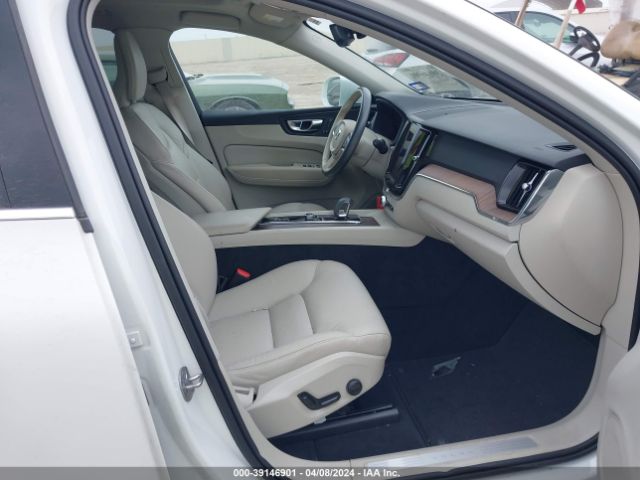 YV4L12RK3N1026696 Volvo Xc60 B5 Momentum