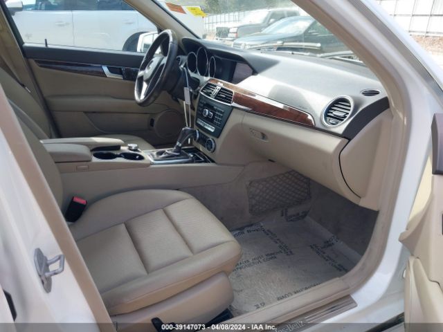 WDDGF8AB7EA952688 Mercedes-Benz C 300 Luxury 4matic/sport 4matic
