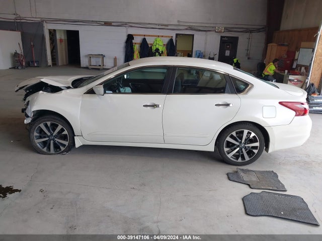 Nissan Altima 2.5 Sr 2017 1N4AL3AP9HC118900 Image 14