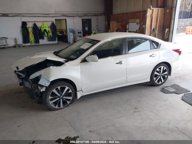Nissan Altima 2.5 Sr 2017 1N4AL3AP9HC118900 Image 2