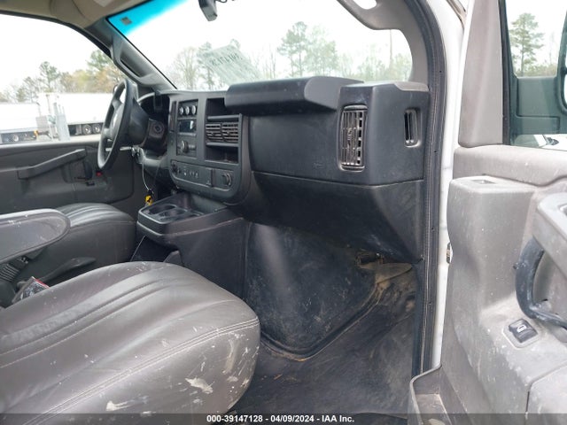 Chevrolet Express 2500 Work Van 2019 1GCWGAFP0K1155287 Image 5