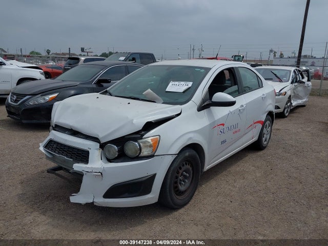 Chevrolet Sonic Ls Auto 2014 1G1JA5SH4E4228609 Image 2