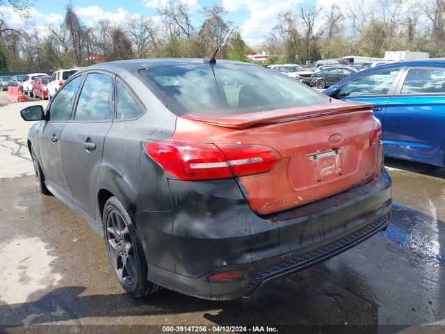Ford FOCUS SE 2016 1FADP3F26GL211161 Image 3