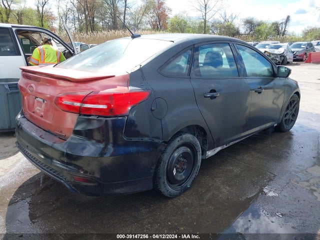 Ford FOCUS SE 2016 1FADP3F26GL211161 Image 4