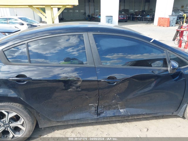 KIA FORTE LX 2018 3KPFK4A78JE231874 Image 13