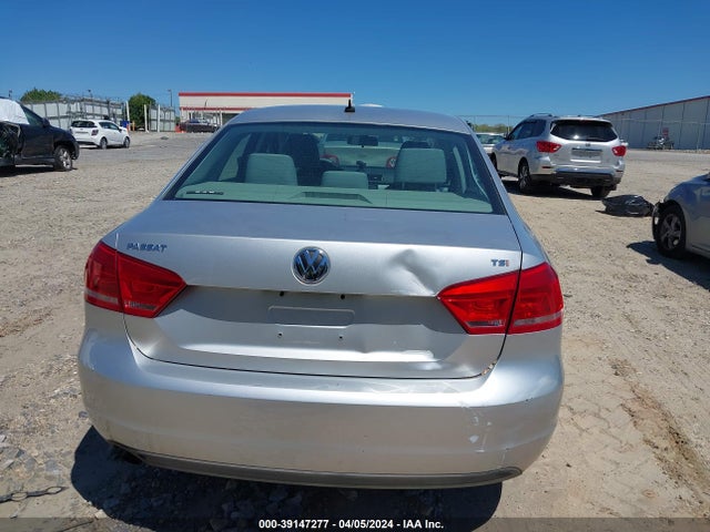 1VWAT7A33EC084203 Volkswagen Passat 1.8t S