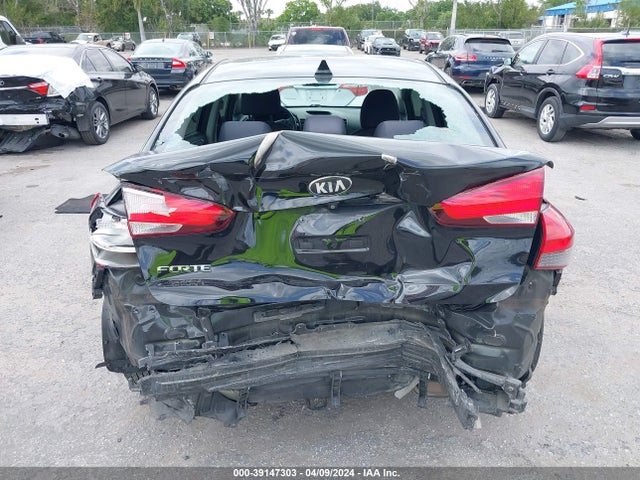 KIA FORTE LX 2018 3KPFL4A71JE193708 Image 16