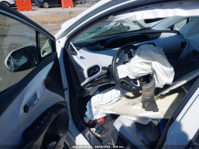 JTDKARFU7H3049839 Toyota Prius Four Touring