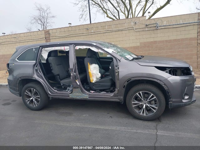Toyota Highlander Le 2019 5TDZARFH5KS046607 Image 14