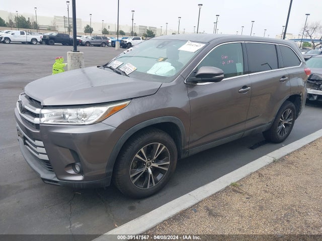 Toyota Highlander Le 2019 5TDZARFH5KS046607 Image 2