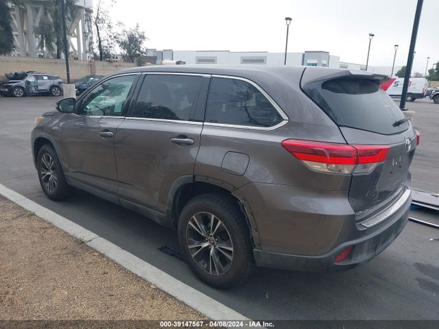 Toyota Highlander Le 2019 5TDZARFH5KS046607 Image 3