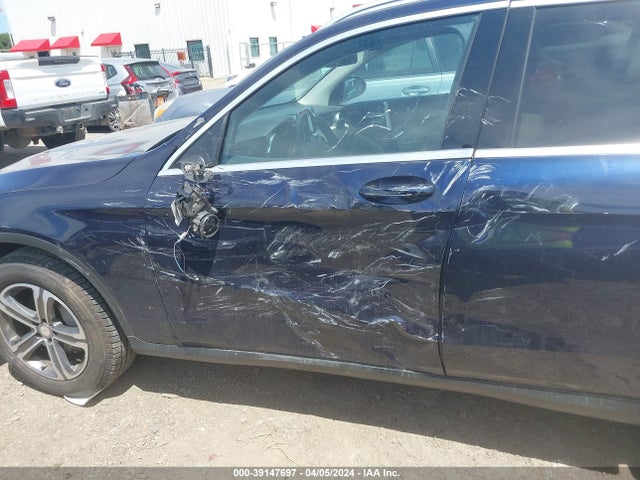 Mercedes-Benz GLC 300 2016 WDC0G4JB2GF094774 Image 17