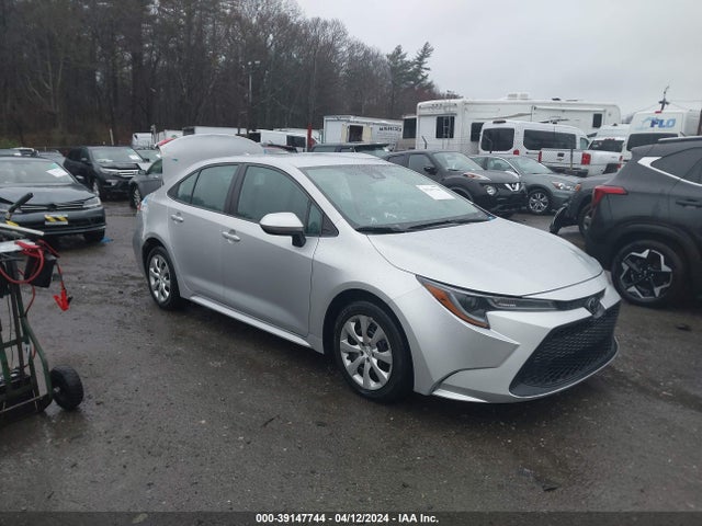 Toyota COROLLA LE 2020 5YFEPRAE6LP098042 головне зображення